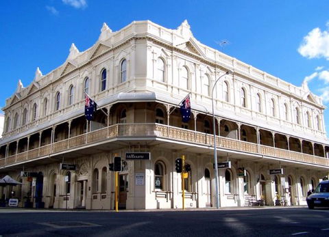The Melbourne Hotel - Redcliffe Tourism 0
