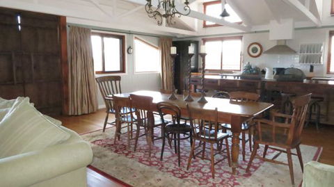 The Loch Barn - Redcliffe Tourism 2