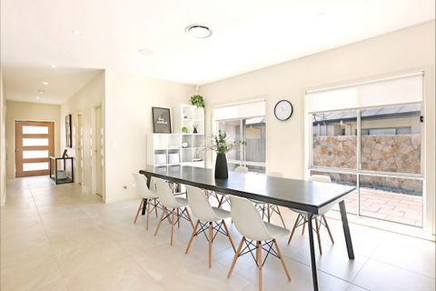 The Grape Escape Hunter Valley - Redcliffe Tourism 2