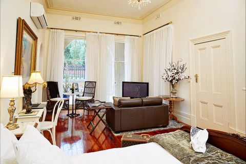 The Suites, Villa Belgravia - Redcliffe Tourism 6