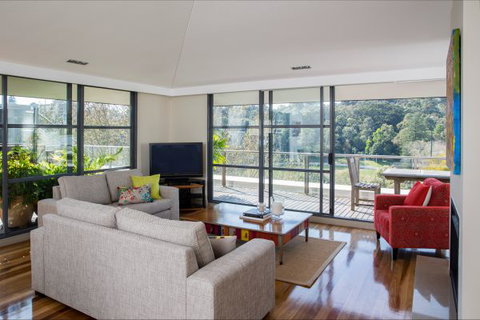 Trumper Loft - Redcliffe Tourism 5