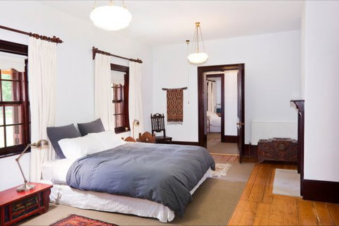 Vine Lodge Heritage Getaway - Redcliffe Tourism 2