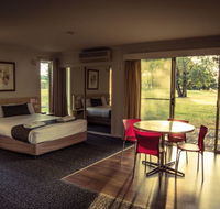 Yowani Country Club - Redcliffe Tourism