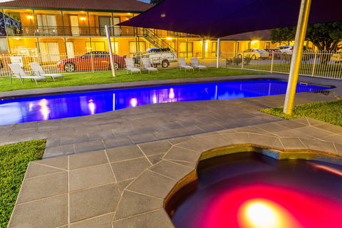 Advance Motel - Redcliffe Tourism 0