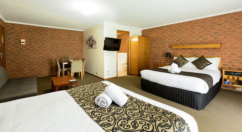 Advance Motel - Redcliffe Tourism 4