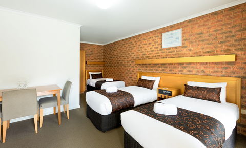 Advance Motel - Redcliffe Tourism 5