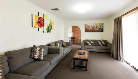 Advance Motel - Redcliffe Tourism 6