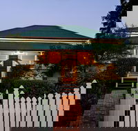 Albion Cottage - Redcliffe Tourism