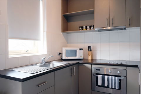 Apartments Of South Yarra - Redcliffe Tourism 3