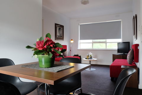 Apartments Of South Yarra - Redcliffe Tourism 5