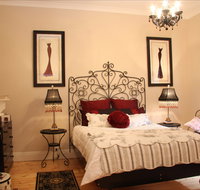 Azalea Cedar-Rose Villa - Redcliffe Tourism