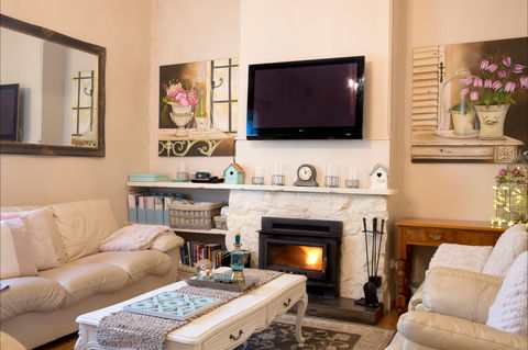Azalea Cedar-Rose Villa - Redcliffe Tourism 4