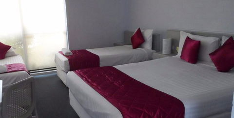 Bidgee Motor Inn - Redcliffe Tourism 1