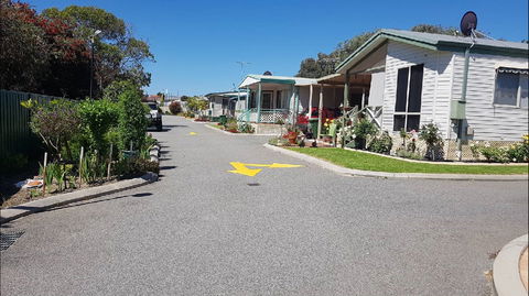 Cherokee Village Tourist Park - Redcliffe Tourism 0