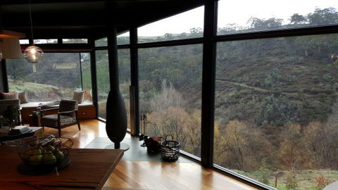 Clifftop At Hepburn - Redcliffe Tourism 7