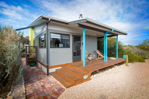 Coorong Cabins - Wren Cabin - Redcliffe Tourism 0