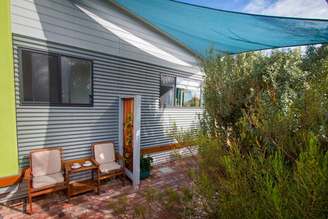 Coorong Cabins - Wren Cabin - Redcliffe Tourism 2