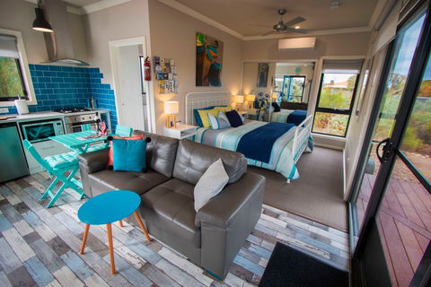 Coorong Cabins - Wren Cabin - Redcliffe Tourism 6