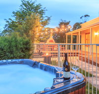 Country House Retreat - Redcliffe Tourism