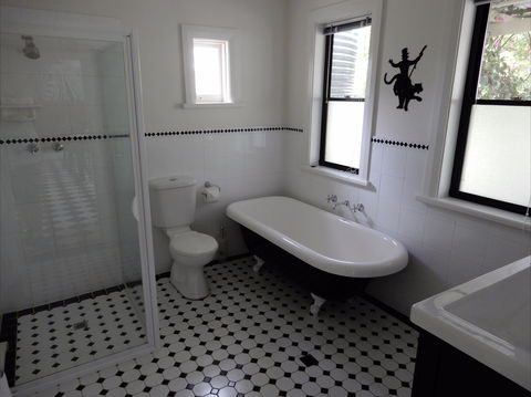 Dot's House - Redcliffe Tourism 3