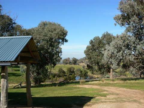 Gaddleen Grove Cottages - Redcliffe Tourism 4