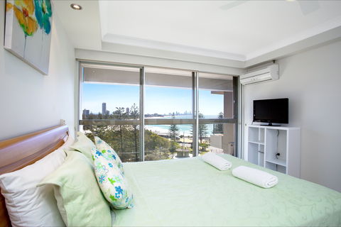 Gemini Court Holiday Apartments - Redcliffe Tourism 1