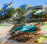 Lakes Waterfront Motel - Redcliffe Tourism