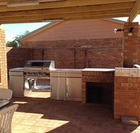 Leeman Holiday Units - Redcliffe Tourism