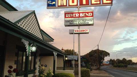 Motel Riverbend - Redcliffe Tourism 0