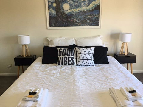 Rosewhite House BnB - Redcliffe Tourism 1