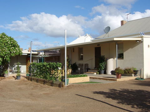 Squatters Cottage - Redcliffe Tourism 8