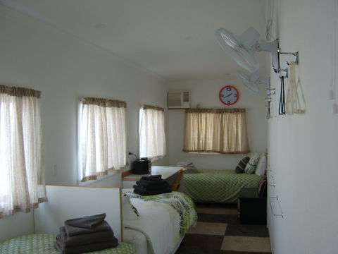 Squatters Cottage - Redcliffe Tourism 9