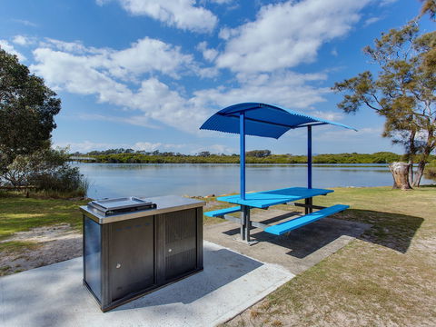 Stuarts Point Holiday Park - Redcliffe Tourism 1