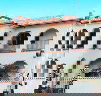 The Med Crescent Head - Redcliffe Tourism