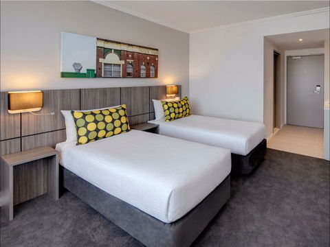 Travelodge Hotel Bankstown Sydney - Redcliffe Tourism 2