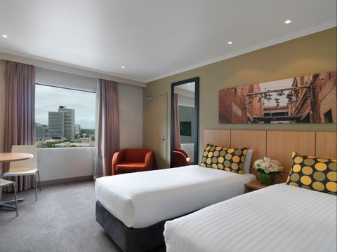 Travelodge Hotel Melbourne Southbank - Redcliffe Tourism 1