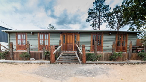 Uniquely Pambula - Pet Friendly Holiday Accomodation - Redcliffe Tourism 0
