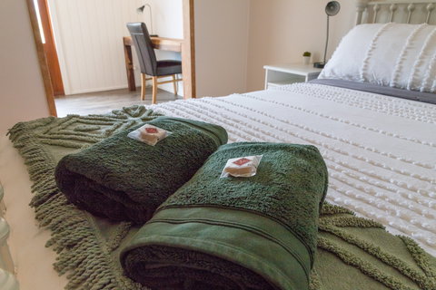 Uniquely Pambula - Pet Friendly Holiday Accomodation - Redcliffe Tourism 9