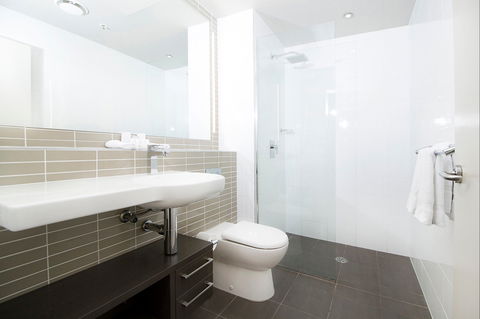 Abode Woden - Redcliffe Tourism 6
