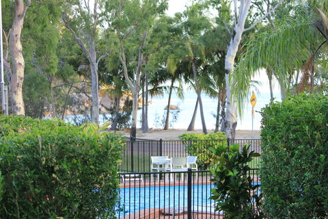 Arcadia Village Motel - Redcliffe Tourism 0