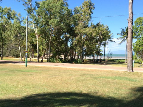 Arcadia Village Motel - Redcliffe Tourism 3