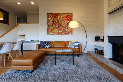 Arthouse Freycinet - Redcliffe Tourism 1
