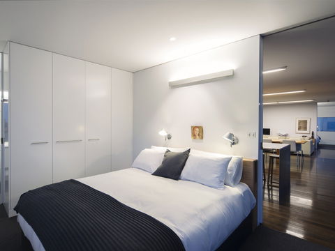 Avalon City Retreat - Redcliffe Tourism 4