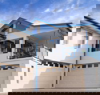 Beach Holiday Unit - Redcliffe Tourism