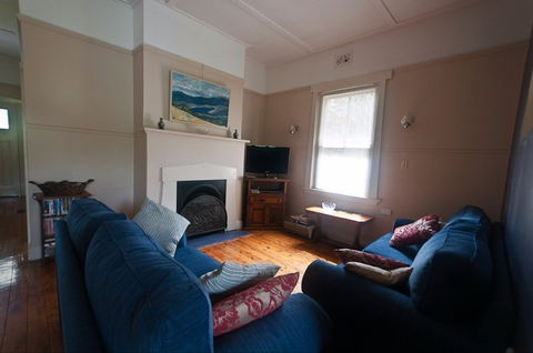 Brigalow Cottage - Redcliffe Tourism 2