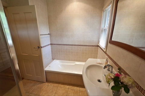 Brigalow Cottage - Redcliffe Tourism 6