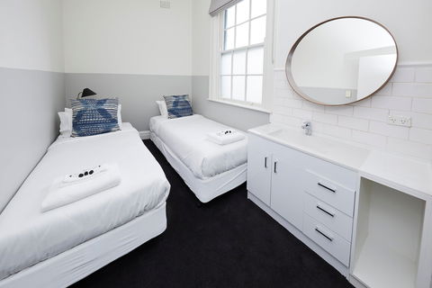 Bridgeview Hotel - Redcliffe Tourism 1
