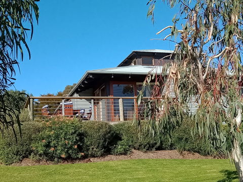 Butler's Bend Holiday Villa - Redcliffe Tourism 0