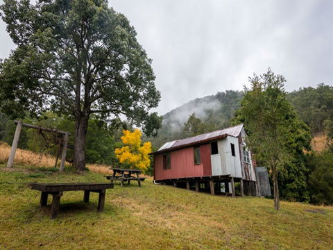 Jacky Barkers Campground - Redcliffe Tourism 0