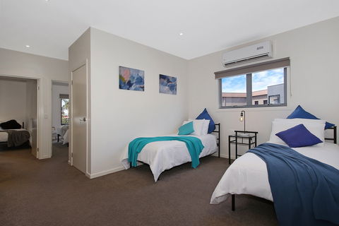 Mulwala Townhouse Two - Redcliffe Tourism 2